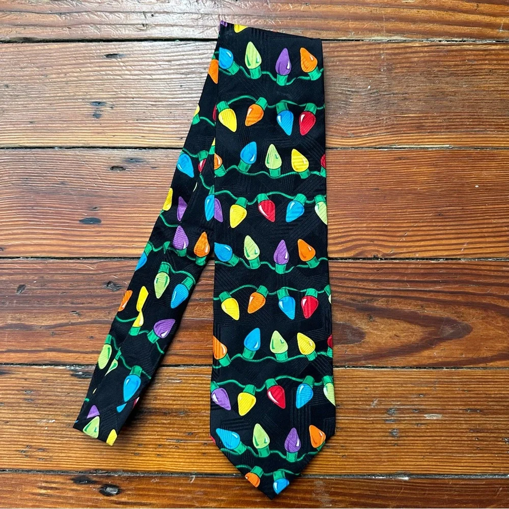 Vintage 90s Croft & Barrow string lights necktie